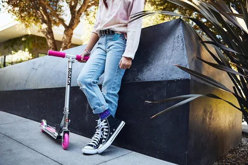 Vista 8 de Razor A Patinete para niños - Ligero, plegable, marco de aluminio y manillar ajustable
