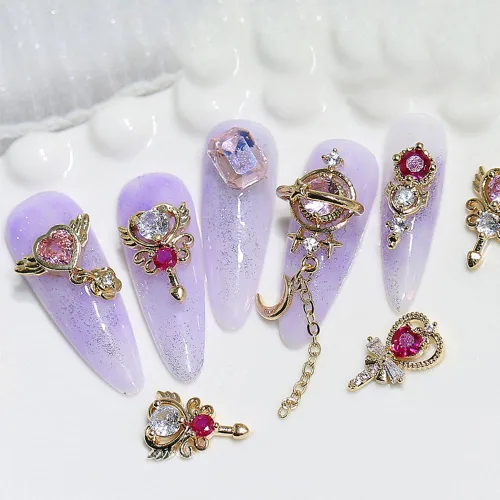 Vista 4 de 8 dijes de uñas 3D con forma de cetro de corazón y circón, estrella de lujo, diamantes de imitación para uñas, corazones brillantes, estrellas