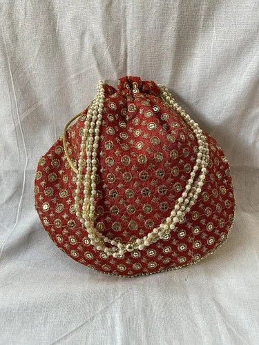 Vista 2 de Bolso de mano con asa de perlas de Batwa, diseño étnico indio, para mujer