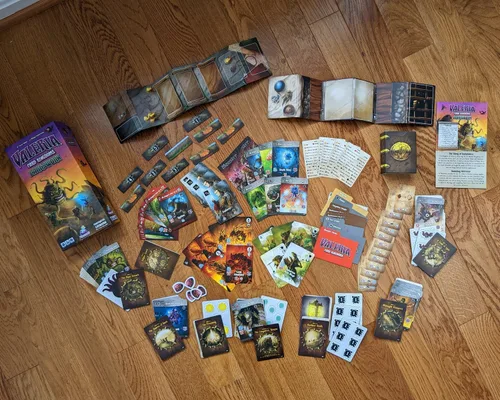 Vista 2 de Juego de mesa de Valeria Card Kingdoms Darksworn: Juego de aventura cooperativa de saga - Daily Magic
