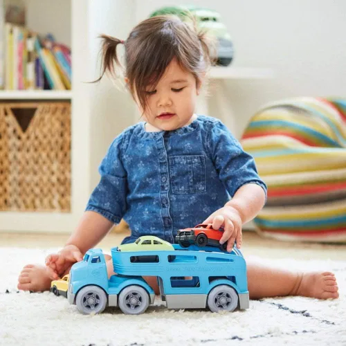 Vista 4 de Green Toys, set de juguete, transportador de vehículos, azul