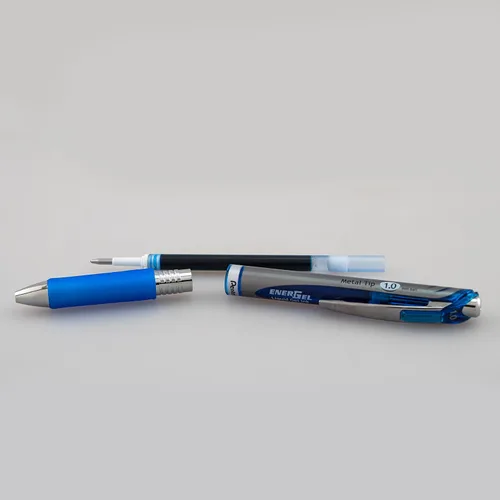 Vista 53 de Pentel EnerGel RTX - Bolígrafo de gel líquido retráctil, línea mediana, punta de metal, tinta de colores surtidos, paquete de 4 unidades (BL77BP4M)