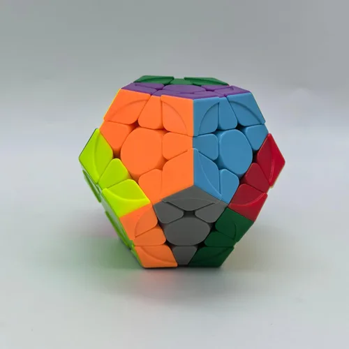 Vista 6 de Willking Qiyi Megaminx Cubo esculpido sin calcomanías 3x3 Pentagonal Dodecaedro Speed Cube Puzzle Toy (versión Qiheng S)