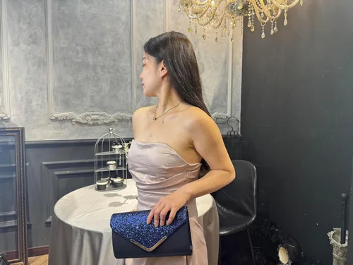 Vista 3 de Bolso de mano para mujer con cadena desmontable