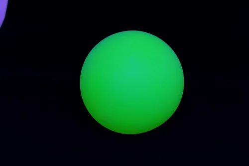 Vista 7 de Vajilla de vidrio de Urаnium (brilla bajo los rayos UV) - Estatuilla - Oso pequeño con lado plano, República Checa - Brillante