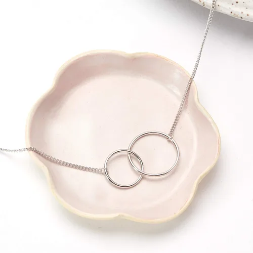 Vista 2 de Dear Ava Bat Mitzvah Gift Neckalce Jewish Jewelry, Mazel Tov, 2 Interlocking Circles