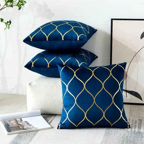 Vista 7 de OTOSTAR Juego de 4 fundas de almohada decorativas doradas de 18 x 18 pulgadas, fundas de almohada cuadradas de terciopelo suave, fundas de cojín