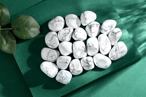 Vista 2 de QINJIEJIE Piedras pulidas de howlita blanca de 0.9 libras, piedras preciosas a granel, piedras curativas de cuarzo, juego de rocas decorativas
