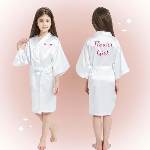 Vista 4 de Lindas batas de satén personalizadas para niñas en tallas 3T a 14, bata de niña de las flores, personalizada para niños pequeños hasta los 13 años