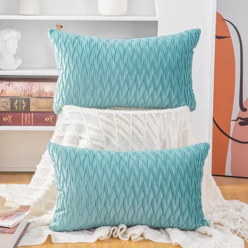 Vista 53 de MADIZZ Juego de 2 fundas de almohada decorativas de terciopelo súper suave de 16 x 16 pulgadas, diseño cuadrado verde manzana con textura