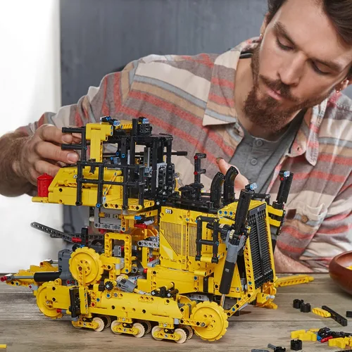 Vista 5 de LEGO Technic 42131 Cat D11 Controlada por aplicación (3,854 piezas)