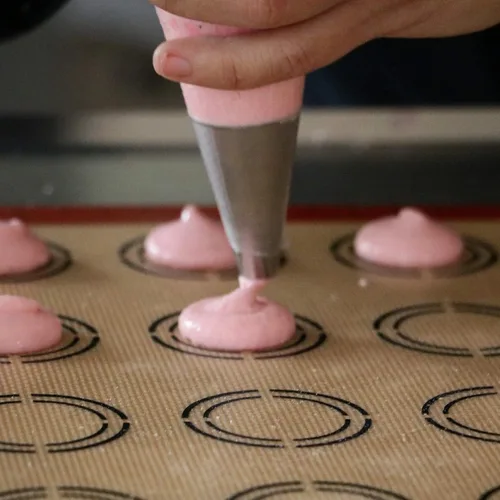Vista 3 de Kasmoire Juego de 9 puntas redondas para tuberías y 8 puntas de glaseado para decoración de pasteles