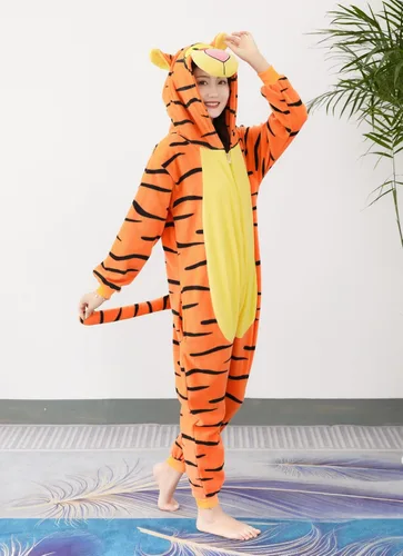 Vista 2 de Joyxiamunicorns Pijama unisex de animal para adultos, disfraz de cosplay, Halloween, Navidad, ropa de dormir de una pieza para mujeres y hombres