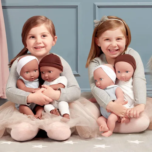 Vista 9 de LullaBaby Muñecas gemelas realistas de 14 pulgadas - Tonos de piel claros y ojos azules - Cuerpos suaves y trajes extraíbles - Sombrero, diadema