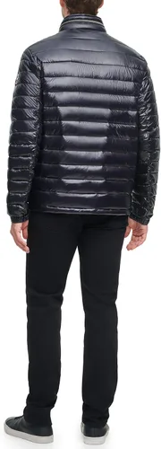 Vista 2 de Tommy Hilfiger - Chaqueta acolchada alternativa Ultra Loft Down resistente al agua para hombre.