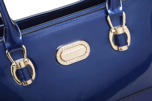 Vista 5 de Bolso de cuero vegano de diseñador de ItaliaEncantos adornadosCrystal StudsElegante bolso de hombroUSA Corp Se envía desdeLA