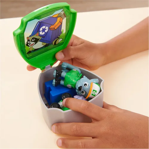 Vista 6 de PAW Patrol Big Truck Pups - Figura de acción Rocky con dron de rescate con plataforma central de comando de montaje en clic y amigo animal