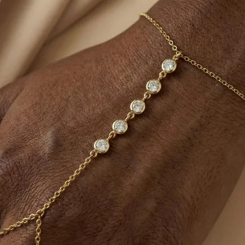 Vista 2 de Delicada pulsera de cadena de mano para mujer, pulsera de anillo ajustable, cadena de mano con circonita cúbica AAA, joyería resistente al deslustre