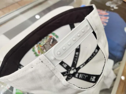 Vista 5 de Escudo mexicano y logotipo de la bandera en un sombrero Snapback 9Fifty de Nueva Era
