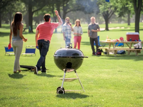 Vista 12 de Weber Original Kettle Charcoal Grill for Outdoor Cooking and Barbecue, 22-Inch, Black