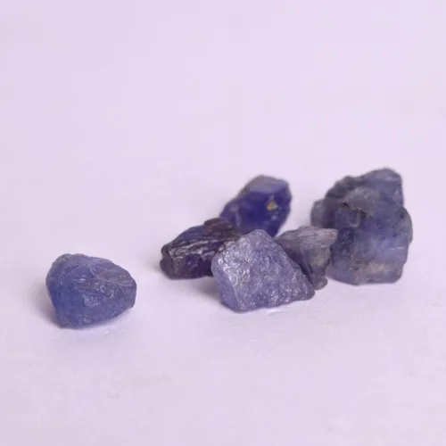 Vista 2 de Piedras en bruto de tanzanita natural pura, 21.50 unidades, lote de 7 piezas de cristales curativos de tanzanita azul sin cortar, Piedra, Tanzanita