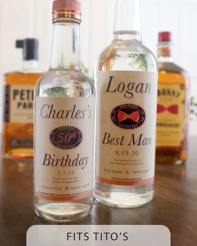 Vista 2 de Etiqueta personalizada para botellas de Vodka Tito's (sin graduación alcohólica)