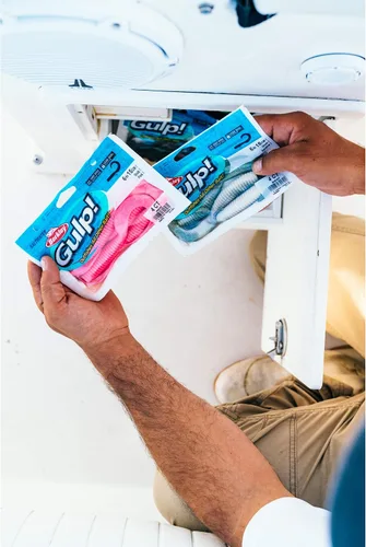 Vista 4 de Berkley Gulp! Cebo suave de pesca con larva para agua salada Blanco