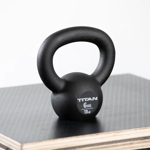 Vista 2 de Titan Fitness Pesa rusa de hierro fundido, fundición de una sola pieza, marcas KG y LB, entrenamiento de cuerpo completo