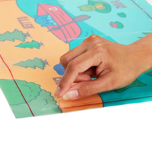 Vista 4 de Munchkin® Story Mat™, manteles individuales desechables sin BPA para niños, paquete de 18, 2 diseños