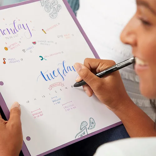 Vista 3 de Paper Mate Paquete Variado de Bolígrafos, Bolígrafos de Gel Retráctiles InkJoy, Punta de Fieltro Flair, 28 Unidades - Colores Surtidos, Escritura