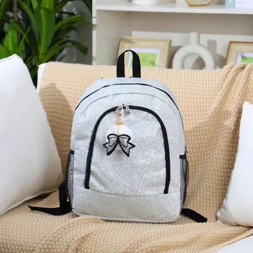 Vista 4 de Mochila grande de animadora con llavero de lazo, mochila con purpurina para porristas, bolsas de regalo para animadoras para deporte (plateado)