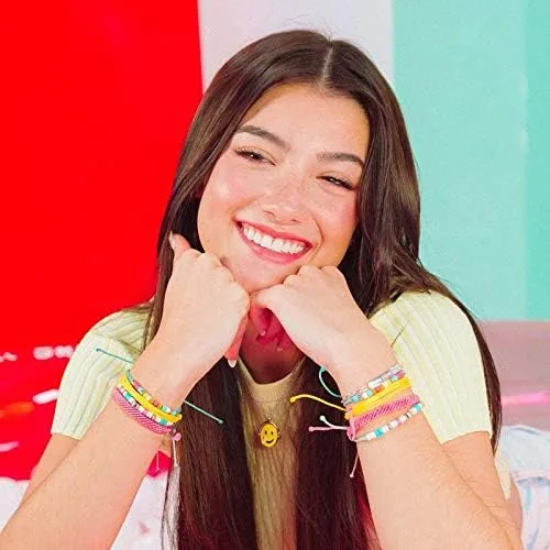Vista 6 de Pura Vida Charli D'Amelio - Paquete de 5 pulseras ajustables, diseños surtidos, Poliéster, no conocido