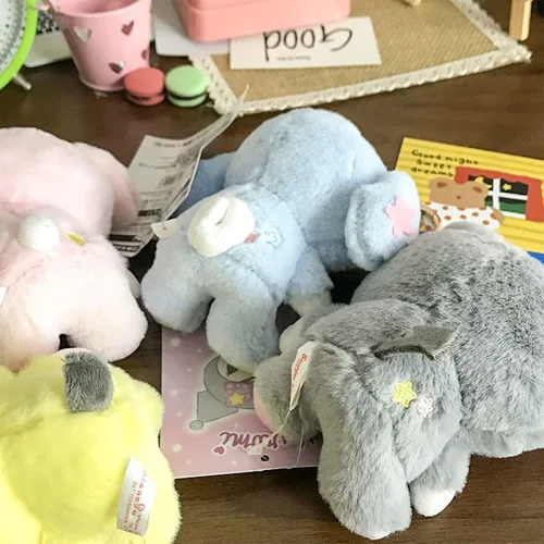 Vista 7 de Ahlsense Llavero de peluche lindo de dibujos animados de anime de 5 pulgadas (B)