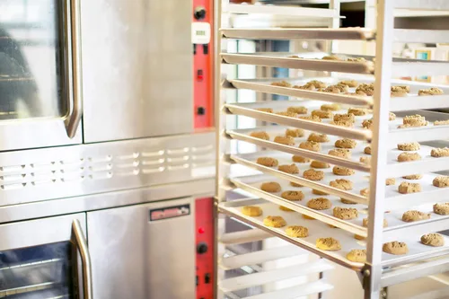 Vista 6 de Eban's Galletas frescas horneadas sin gluten, 24 galletas grandes (2 cajas de 12), suaves y masticables, envueltas individualmente, gourmet, sin