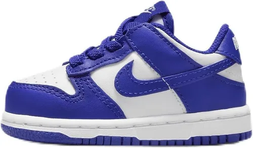 Vista 53 de Nike Kid's Dunk Low Sneaker