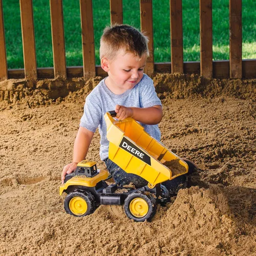 Vista 4 de TOMY John Deere Big Scoop - Camión volquete de juguete con cama basculante – 15 pulgadas – Juguetes de caja de arena para exteriores – Juguetes