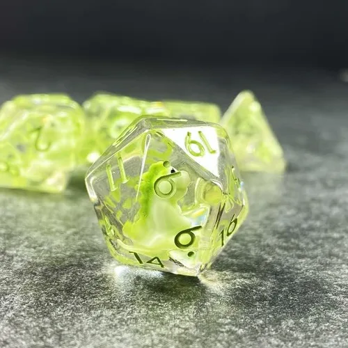 Vista 5 de Sage's Portal Animal Familiars - Juego de dados poliédricos de resina para Dungeons and Dragons RPG Pathfinder, mesa TTRPG (Baby Dragon)