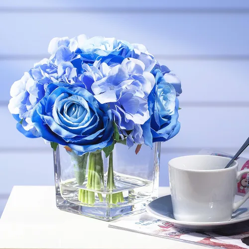 Vista 2 de Arreglos de flores artificiales de seda de rosas y hortensias en jarrón de cristal para decoración del hogar y boda (azul)