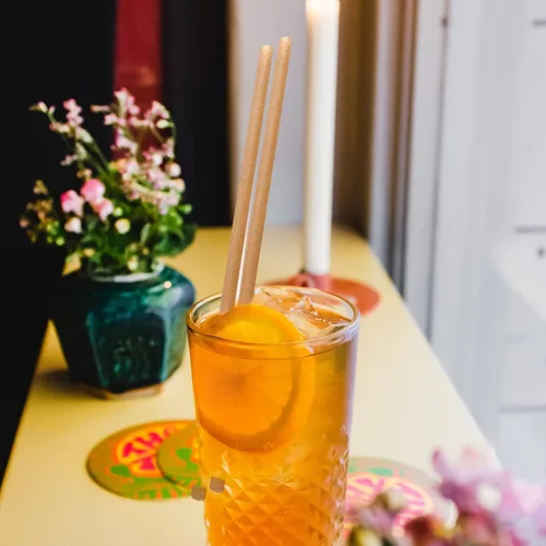 Vista 5 de Pajitas biodegradables de caña de azúcar, pajitas compostables de 10.2 pulgadas de largo, alternativa sin plástico a granel para bebidas frías
