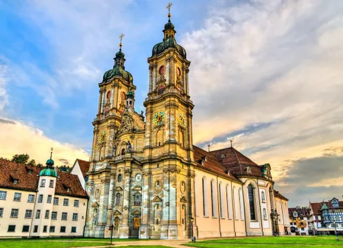 Vista 2 de Noah Jigsaw Puzzle La Catedral de la Abadía de Saint Gall en San Galo. Patrimonio de la Humanidad por la UNESCO en Suiza 1000 piezas
