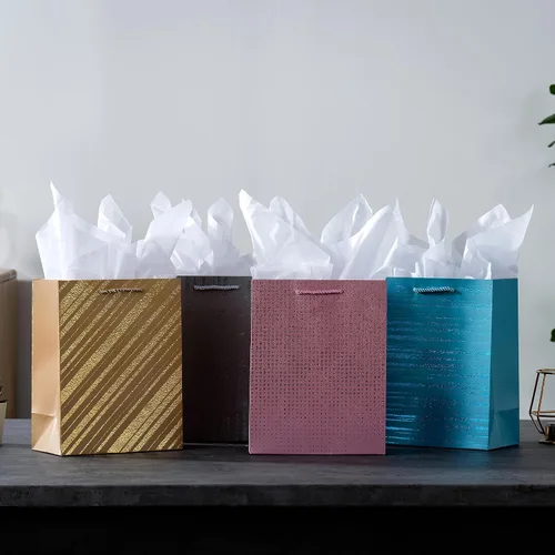 Vista 2 de SHIPKEY Paquete de 4 bolsas de regalo pequeñas con papel de seda, 7 x 4 x 9 pulgadas, surtido de bolsas de papel de aluminio dorado, bolsas