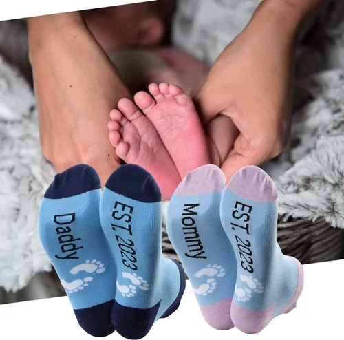 Vista 6 de MBMSO Regalos para padres nuevos papás, mamá y papá 2023, calcetines de revelación de embarazo para padres para ser regalos por primera vez