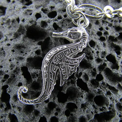 Vista 5 de Pulsera con dije Delfín Manta Ray Caballito de mar Tortuga marina cola de ballena plata de ley concha de abulón océano playa