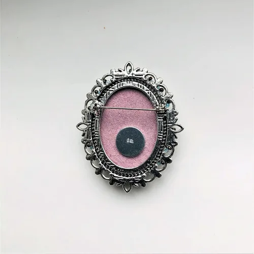 Vista 5 de Beadwoven Blue Pink Art Nouveau Brooch Romantic Winter Lady Cameo Alphonse Mucha Filigree Antique Silver color frame
