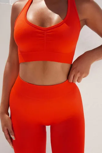 Vista 2 de MATIRD Conjuntos de entrenamiento para mujer 2 piezas sin costuras para yoga gimnasio conjunto de ropa deportiva leggings de cintura alta brasier