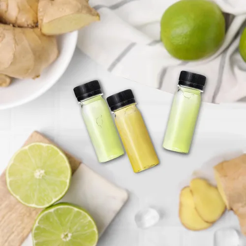 Vista 5 de Xuyyicao 30 Piezas Botellas Pequeñas de Plástico de 2 Oz para Líquidos, Botella para Shot de Jengibre con Tapas, Recipientes de Bebidas Negro