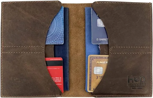 Vista 5 de Hide & Drink, Organizador de pasaporte doble de cuero hecho a mano de cuero de grano completo, Bourbon Marrón, Cartera de viaje