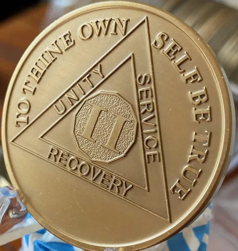 Vista 4 de Medallón AA de 2 años Grande 1.5 pulgadas Heavy Premium Bronze Sobriety Chip