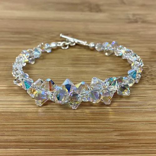 Vista 3 de Gem Avenue . Pulsera de plata 925 de 7,5 pulgadas con cristales austriacos biconos estilo racimo