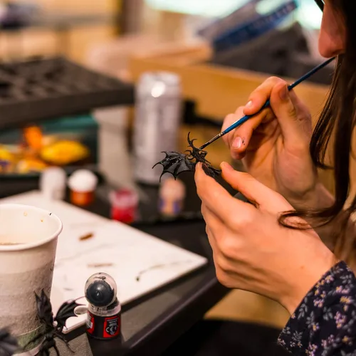 Vista 5 de Testors - Adhesivo de cemento modelo de plástico, paquete de 2, 6 pinceles de pintura en miniatura de detalles finos, cuchillo de manualidades